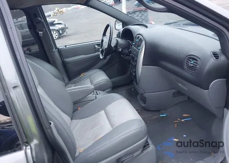 2004 Chrysler Town & Country Touring z USA, uszkodzony, nr VIN 2C4GP54L74R520574